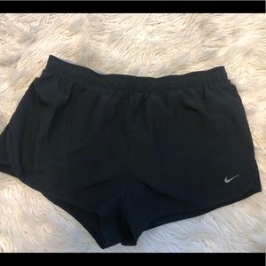 Nike shorts size M